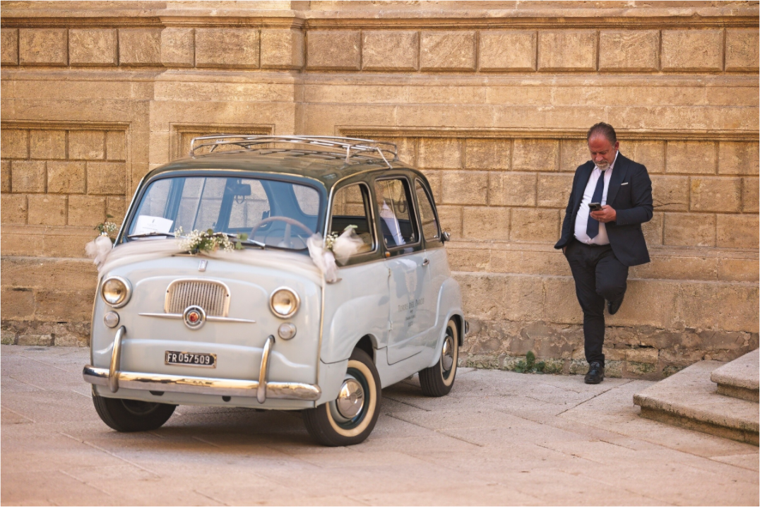 Main image Waiting at Santa Croce